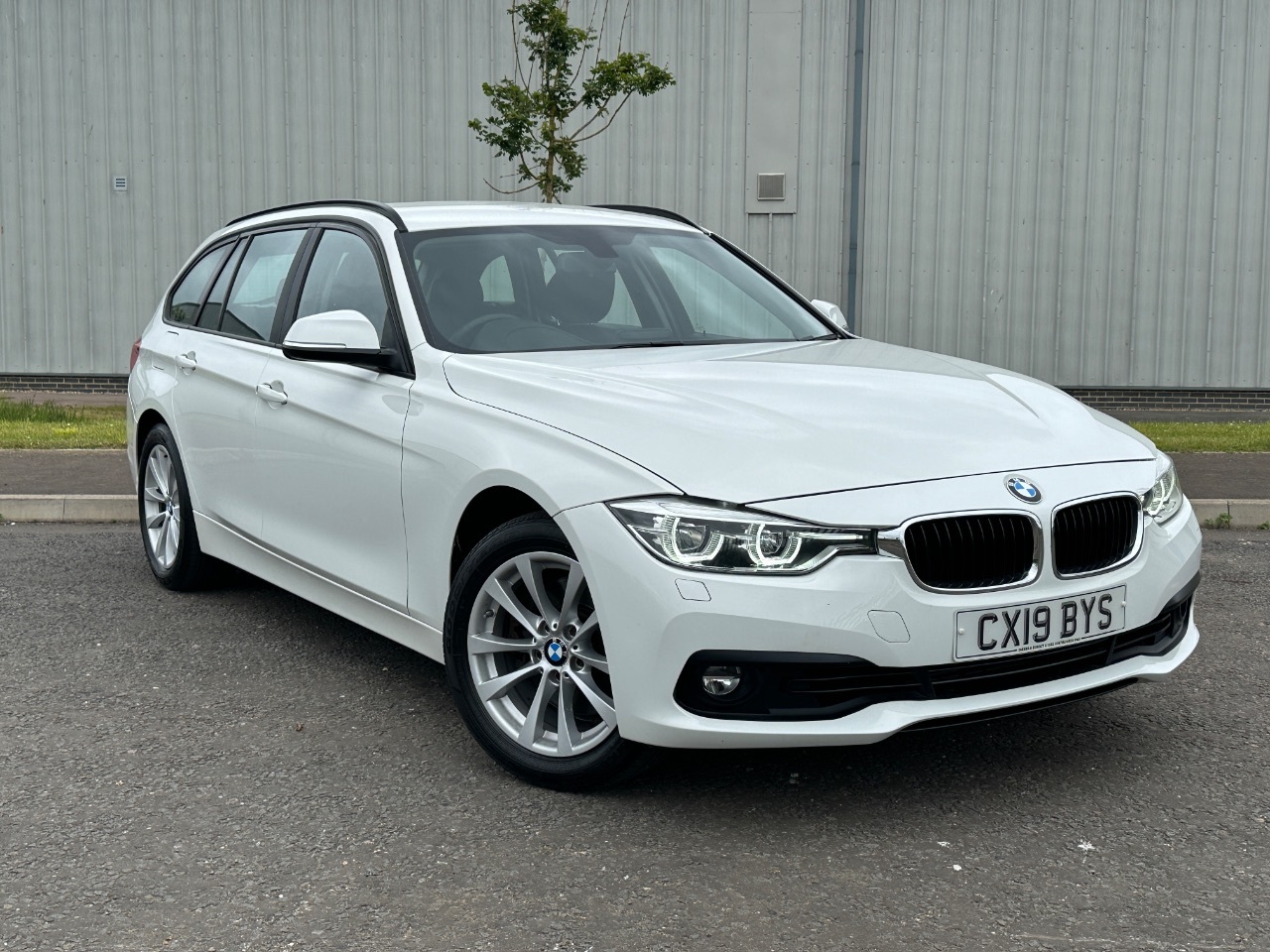 2019 BMW 330